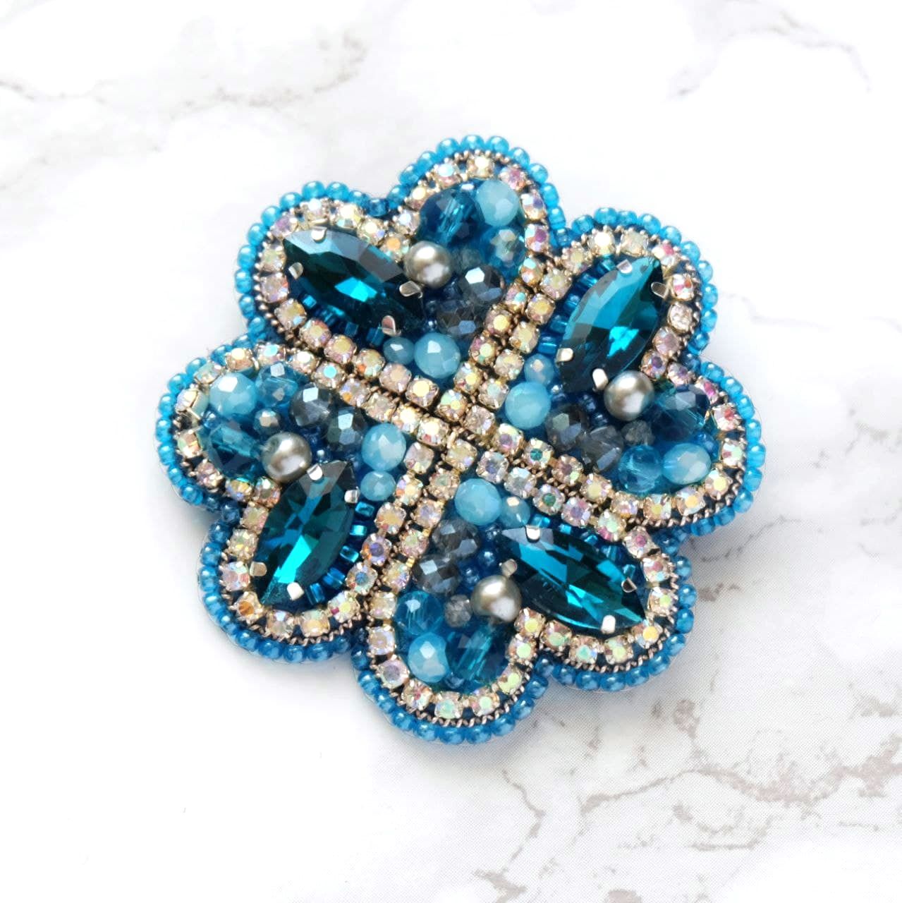 Brooch 