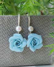 Load image into Gallery viewer, Earrings Roses
