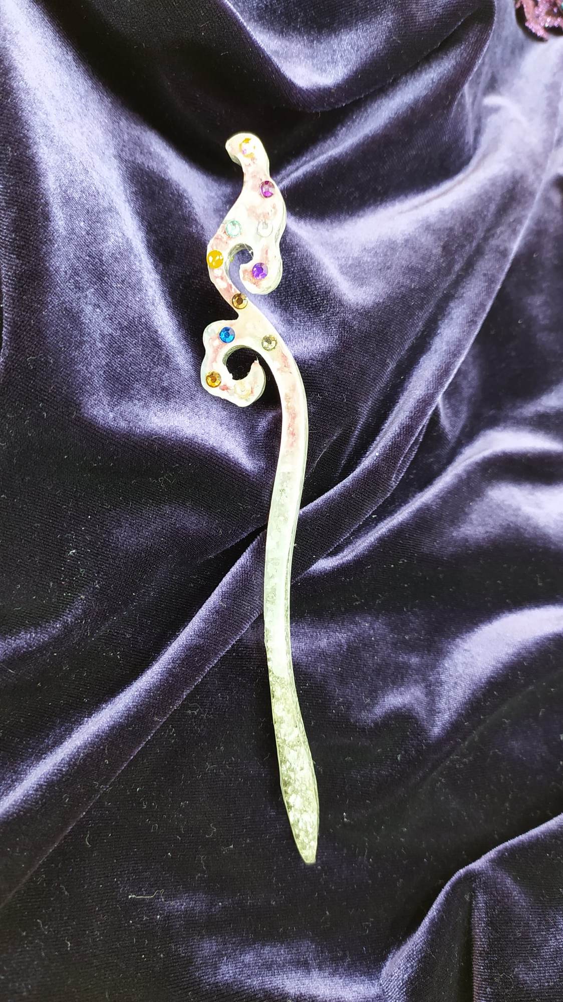 Hair pin, epoxy resin