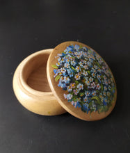 Load image into Gallery viewer, Wooden casket &quot;Forget-me-not&quot;
